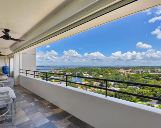 Balcony - The Landings (1)