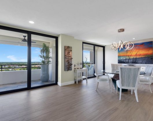 Dinning Room - The Landings (1)