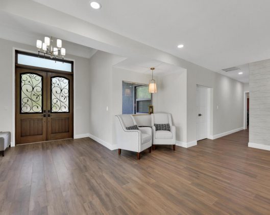 Entryway - McGregor Blvd West (1)