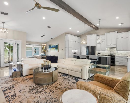 Living Room - The Forest Country Club Encore (2)